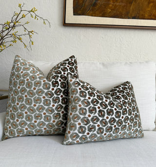 Willow Green Broken Rings Velvet Throw Pillow