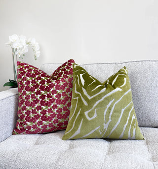 Berry Daisy Velvet Throw Pillow