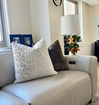 Pearl Leopard Velvet Throw Pillow