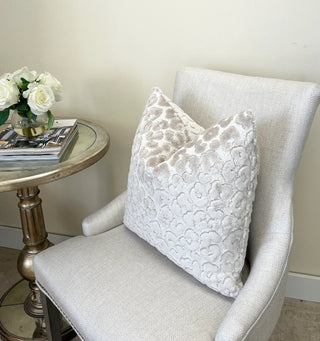 Pearl Leopard Velvet Throw Pillow