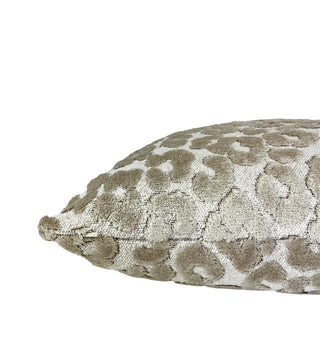 Pearl Leopard Velvet Throw Pillow