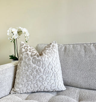 Pearl Leopard Velvet Throw Pillow