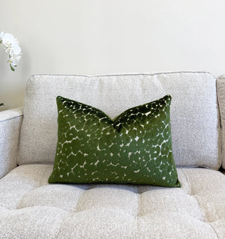Emerald Leopard Velvet Throw Pillow
