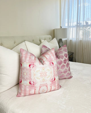 pink kaleidoscope and lattice bed