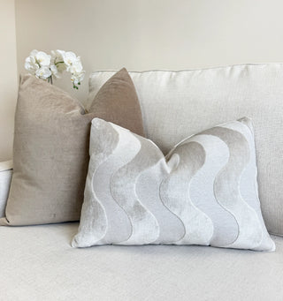 Pearl Flow Velvet Throw Pillow