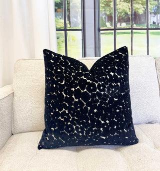 Black Leopard Velvet Throw Pillow