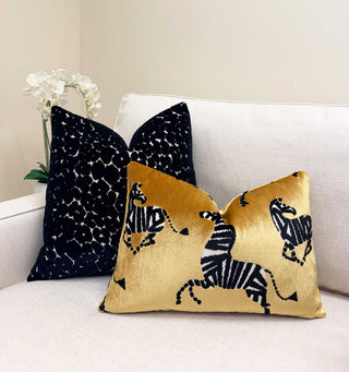 Black Leopard Velvet Throw Pillow