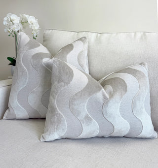 Pearl Flow Velvet Throw Pillow