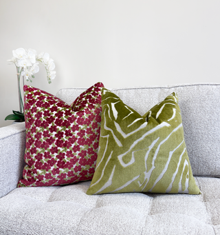 Berry Daisy Velvet Throw Pillow