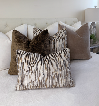 Latte Flow Velvet Throw Pillow