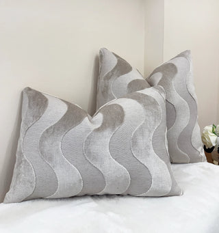 Pearl Flow Velvet Throw Pillow