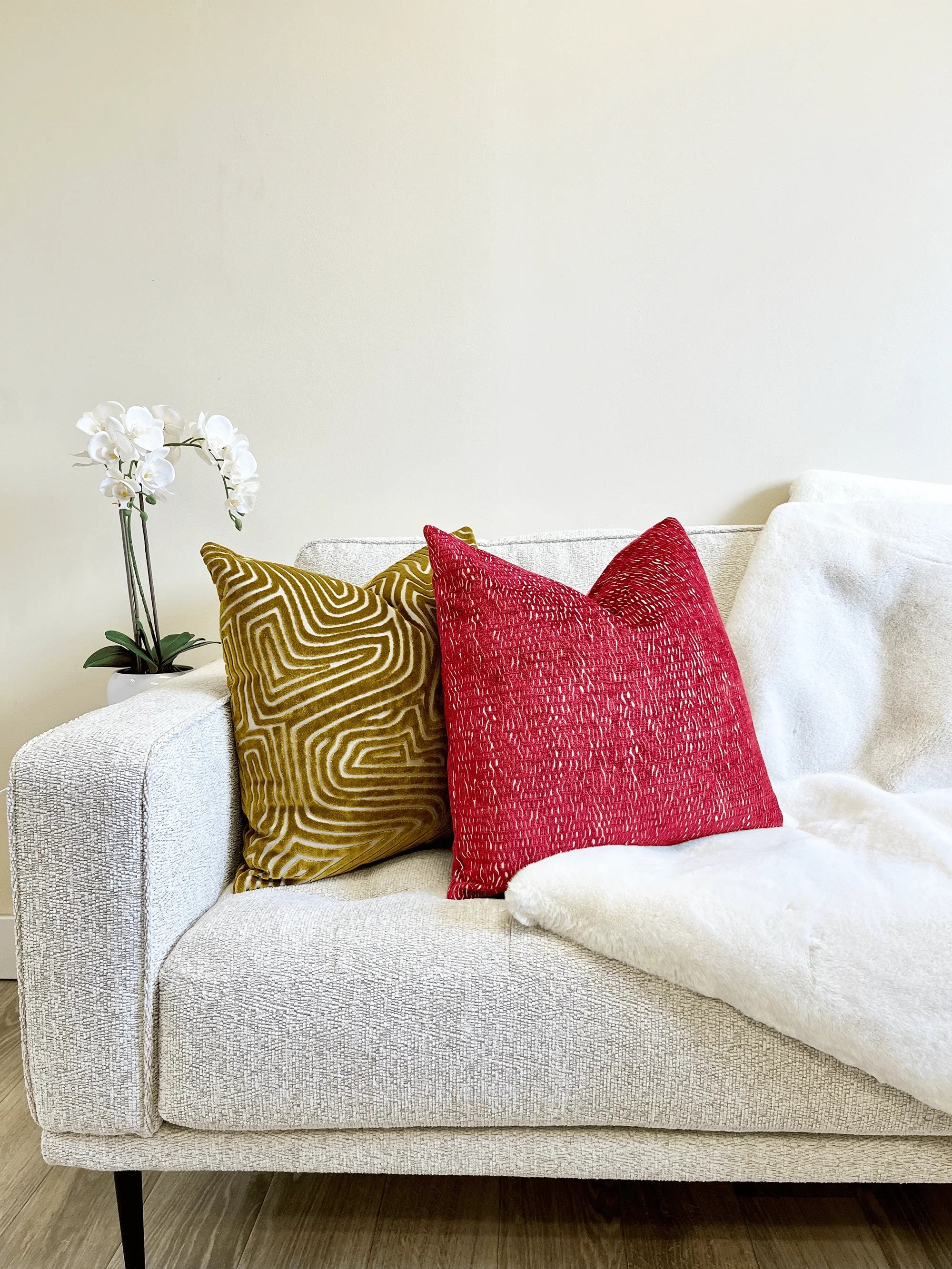 Cranberry Red Chenille Throw Pillow – Smithy Home Couture