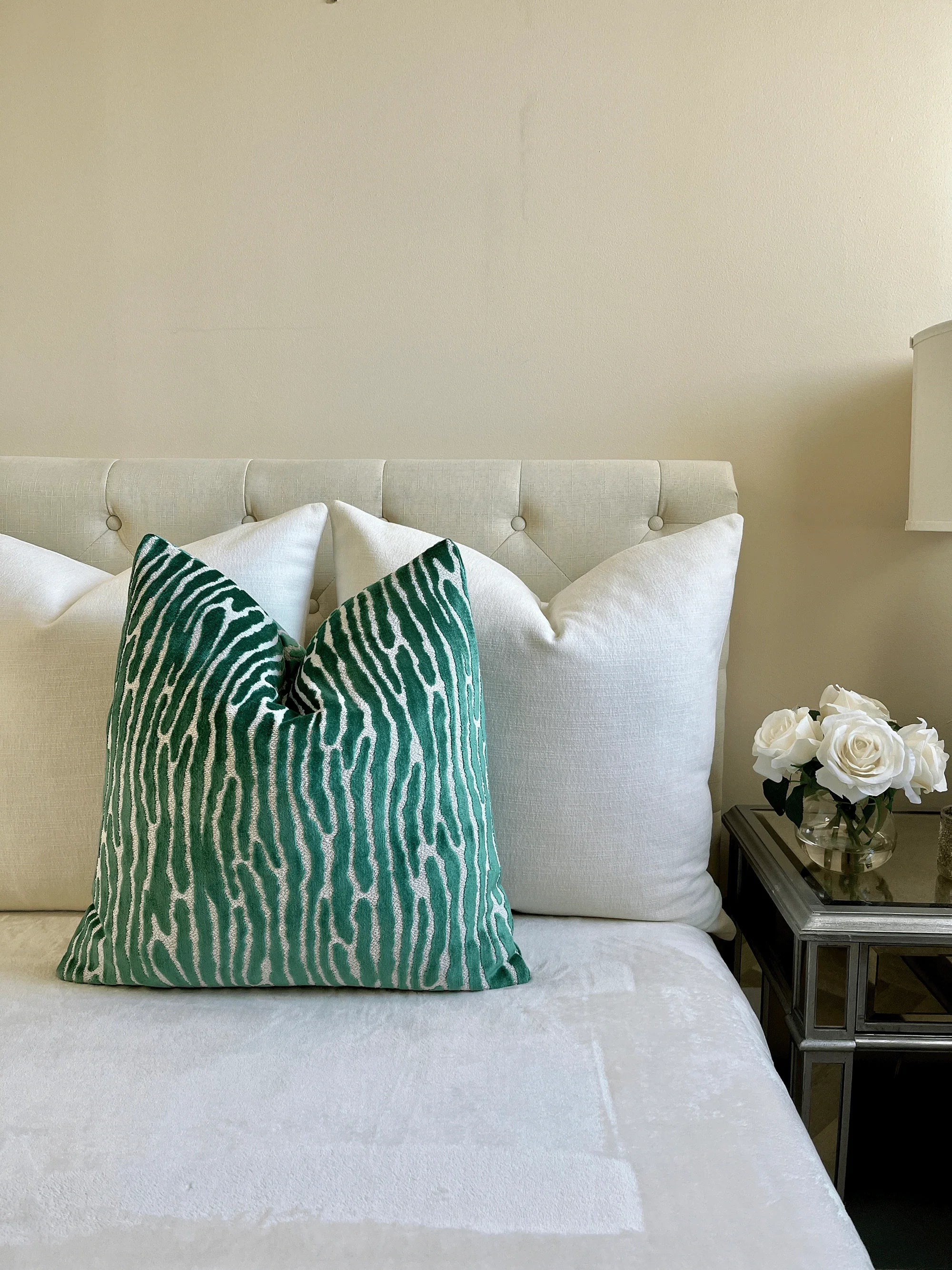 Emerald Green Velvet Throw Pillow – Smithy Home Couture