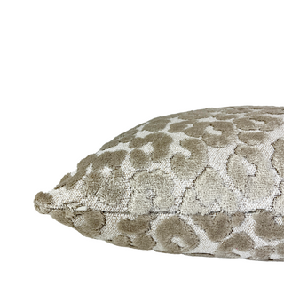 Pearl Leopard Velvet Throw Pillow