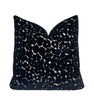 Black Leopard Velvet Throw Pillow